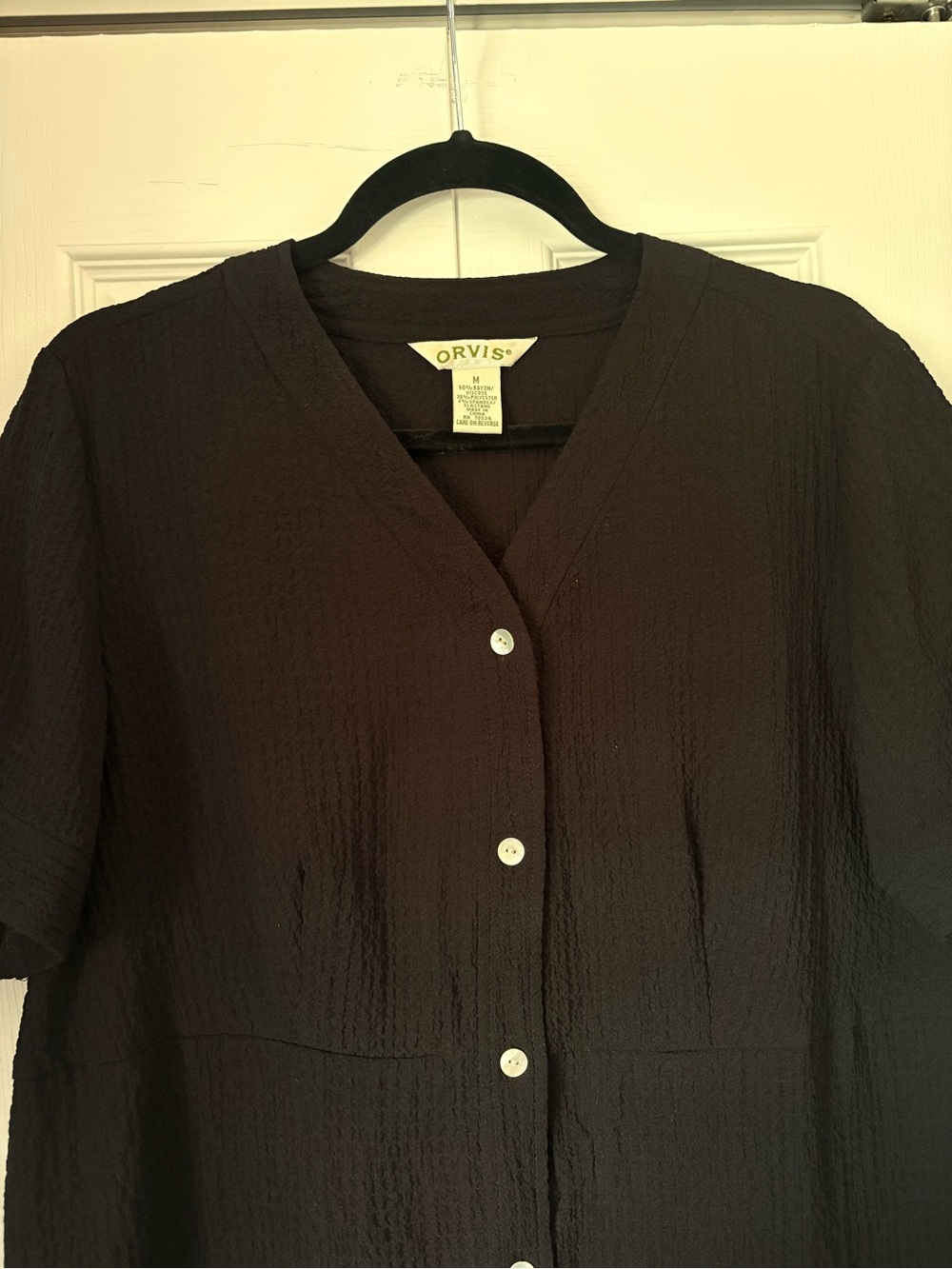 Orvis Black Crepe Lightweight Short-Sleeve Button-Front Women's Top - Picture 2 of 6